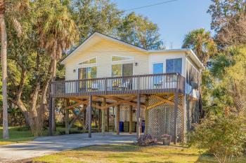 2nd Block E Huron - Keep Palm - Adorable House Minutes from the Beach, Folly Beach (foto 2)