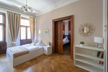 For celebrations spacious 3BDR apartment with balcony, Прага (фото 4)