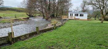 Riverside Cabin - Sleeps 2 - HotTub - Parking, Oswestry (fotografie 3)