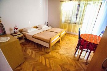Apartment in Starigrad-Paklenica 6877, Starigrad-Paklenica (Foto 3)