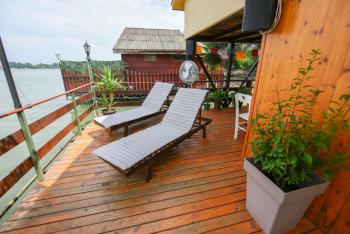 Sagando - Floating house on Sava river, Belgrado (foto 3)