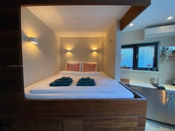 Houseboat Sophia, Amsterdam (photo 5)