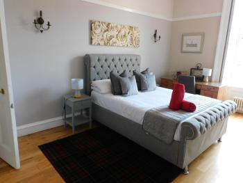 WEST END - Stunning, spacious, 3 bedroom, main door flat with private parking, Glasgow (Foto 5)
