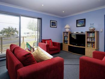 Anchorage 7, Tuncurry (photo 2)