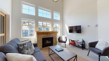 Spectacular Location with Pool and Hot Tub by Harmony Whistler, Whistler (foto 3)