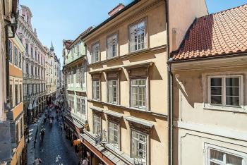 Newly renovated 1-bed apartment at Charles Bridge, Praha (fotografie 2)