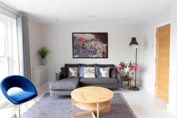 Immaculate Central Windsor Town House with parking, Виндзор (фото 2)