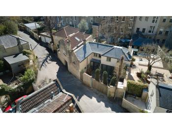 Oppulent Lansdown Crescent Mews House with Free parking - Pass the Keys, Bath (photo 4)