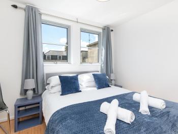 Bright modern one bed apartment - Bath city centre - Pass the Keys, Bath (photo 5)