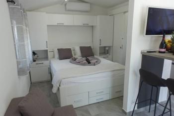 Apartment in Park forest Soline near the sea, Пьешчана-Увала (фото 3)