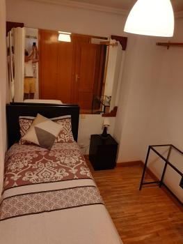 habitación muy cerca del centro, en el metro 10min a sol/ gran vía, Madrid (foto 5)