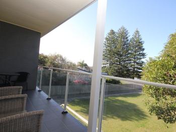 Beachfront 4, Lake Cathie (photo 3)