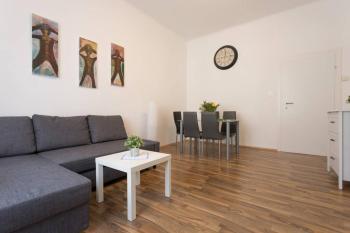16 C&J's apartment, Vídeň (fotografie 3)