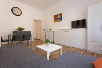 16 C&J's apartment, Vídeň (fotografie 5)