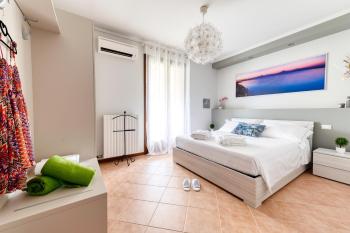 Wolf House - Sirmione Holiday, Sirmione (Foto 4)