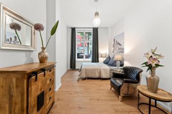 The Weichsel - Group Flat in Central Berlin, Family-Friendly, 3BR, 2 bath rooms, 4- 6 Guests, Berlino (foto 2)
