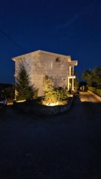 Kasneci Residence Countryside Villa with a pool, Tirana (photo 5)