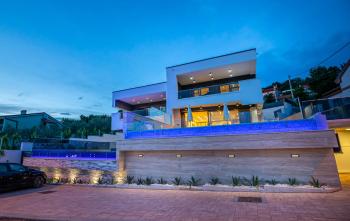 Villa Marassi with Heated Pool, Hot Tub and Sauna, Цриквеница (фото 4)