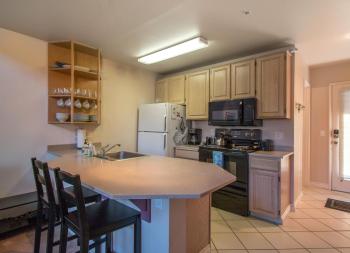 Lodge 27 with Gear Storage Onsite, Hood River (photo 4)