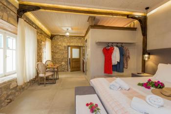 Stone Suites at Lefkada's Old Port, Città di Lefkada (foto 4)