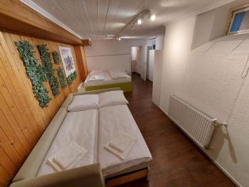 Basement Apartment, Cologne (photo 4)