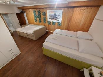 Basement Apartment, Cologne (photo 3)