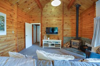 Alpine Hideaway - 2 bedroom, Closeburn (photo 3)