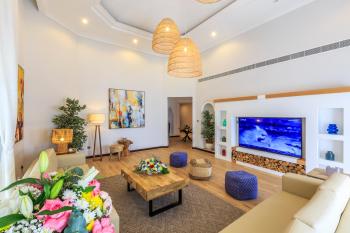 The S Holiday Homes - Stunning 5 Bedrooms Villa at the Palm Jumeirah with Private Beach and Pool, Dubai (photo 2)