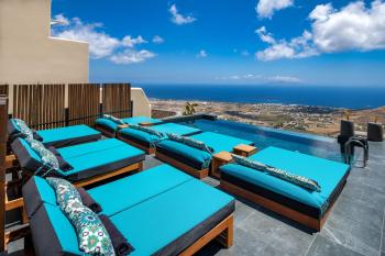 Skyfall Suites - Adults Only, Pirgos (Foto 4)