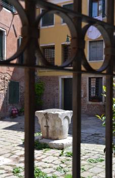 Castello 5888 B, Santa Marina, Calle Marcello, Canale, Venice (photo 2)