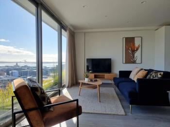 Union Green Apt w Stunning Views - Free Parking, Auckland (photo 4)
