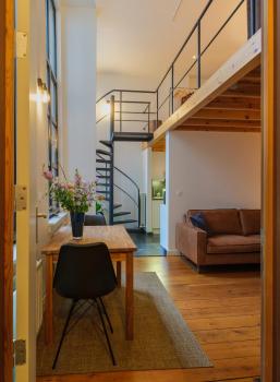 Duplex in historical centre with private courtyard, Amberes (foto 3)