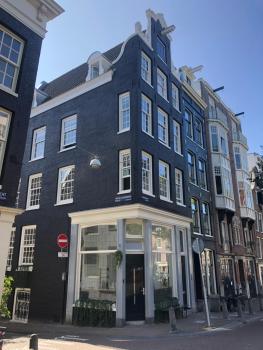 Studios at the canal, Amsterdam (photo 2)
