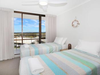 Beach front, Central, Luxurious 2 bed apartment, Мулулаба (фото 2)