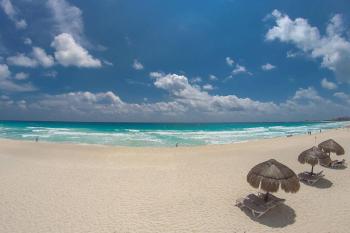 Brisas Shores 07 Beachfront Condo, Ocean view Pool and garden area, Zona Hotelera Cancun, Cancún (photo 3)