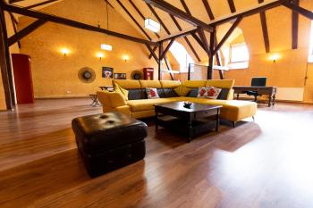 The Attic - Large Open-Space in the Old Town of Brasov, minutes away from The Black Church, Braşov (Foto 3)