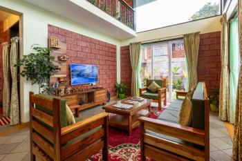 StayVista at Status Villa with Heated Pool, Panchgani (fotografie 5)