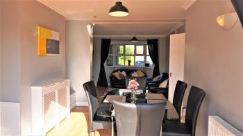 Spacious 3 bed house, great for FAMILIES and CONTRACTORS, sleeps 5 plus FREE Parking - Triumph Serviced Accommodation Wolverhampton, Wolverhampton (fotografie 5)