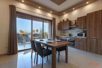 Gem Beachfront Apt with Amazing Bay and Sea Views, Birżebbuġa (Foto 4)
