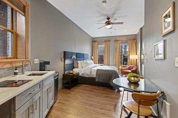 The Historic Blue Moon Hotel - NYC, Нью-Йорк (фото 3)