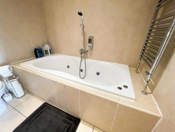 City Centre 2-Bed Apartment Parking Jacuzzi Bath, Glasgow (Foto 3)