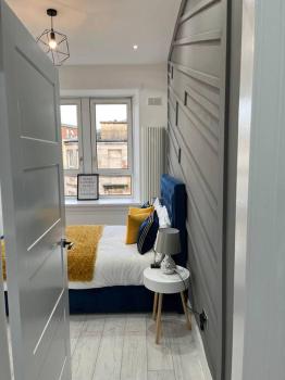 Cheerful 2 Bedroom Homely Apartment, Sleeps 6 Guest Comfy, 3x Double Bed, Parking, Free WiFi, Suitable For Business, Leisure Guest,Glasgow, Glasgow West End, Near City Centre, Glasgow (Foto 5)