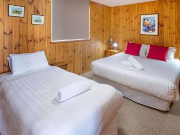 Seeblick 2 - 1BR Lakefront Apartment l Central Location l Off-Street Parking, Jindabyne (Foto 5)