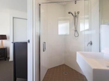 Northview 2 - Modern 2BR Townhouse l Lake View l Central Location l Spa Bath l WiFi, Jindabyne (Foto 5)