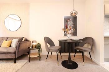 JOIVY Modern 1 bed Flat in West End, close to Princes Gardens, Edinburgh (photo 4)