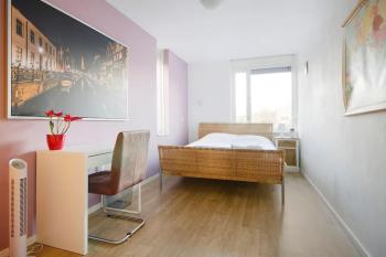 Johan's B&B - Since 2014 roofterrace and cheap parking, Amsterdam (photo 2)