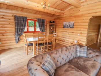 Maple Lodge, Oakham (photo 5)