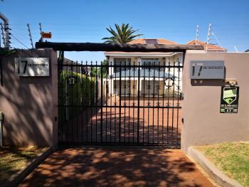 17 on 13th, Edenvale (photo 5)