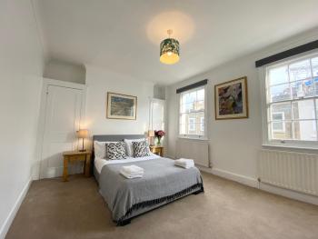 Stylish Maisonette and Studio in Victoria, London (photo 4)