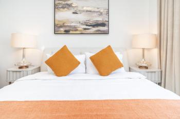 Luton Vacation Homes - Luxury & High floor 2BR , Jumeirah Living Marina Gate 3 - 48AB07, Dubai (photo 5)
